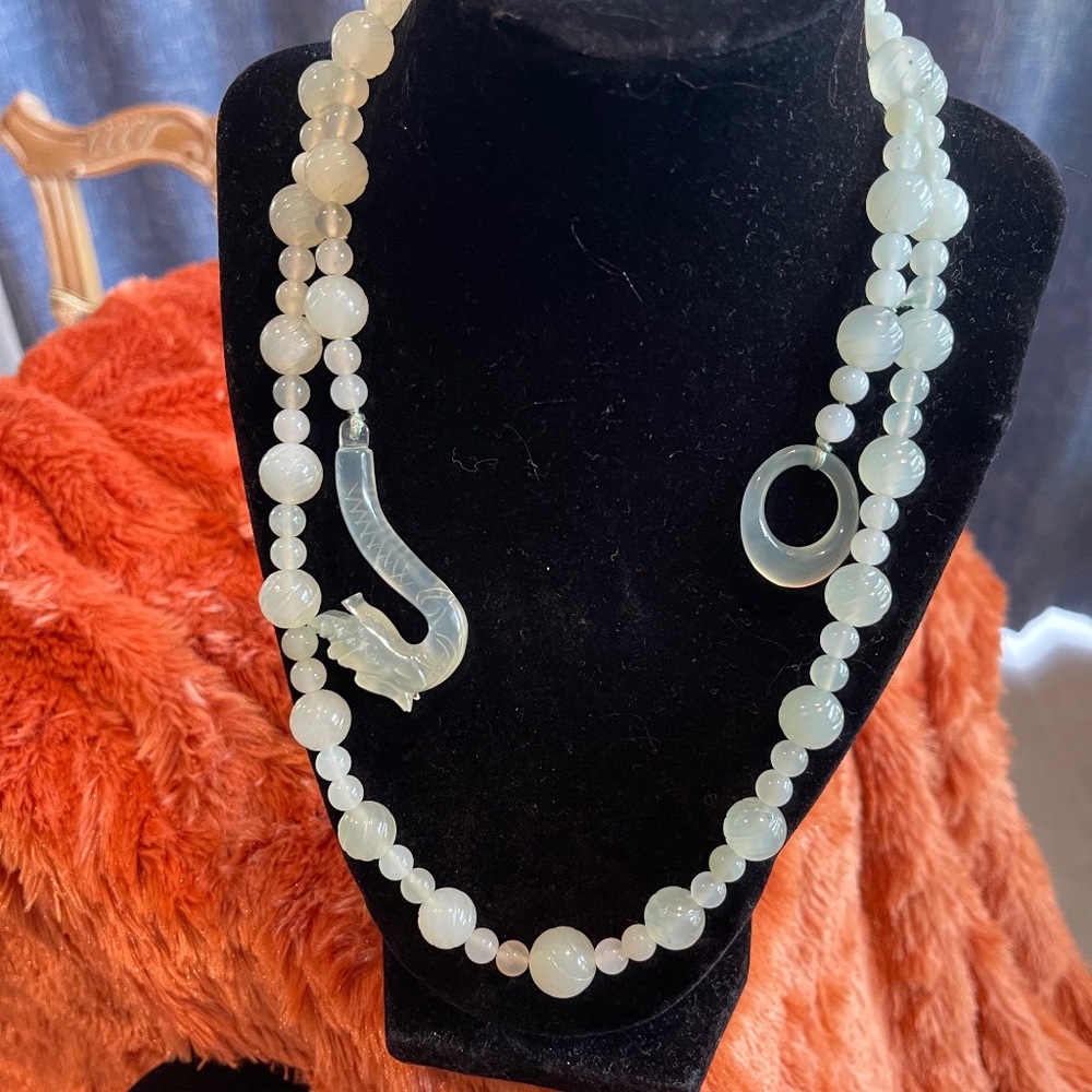 UNIQUE GLASS (FAUX JADE) NECKLACE